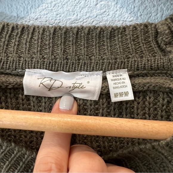 Olive Green Knit Sweater - Picture 4 of 8